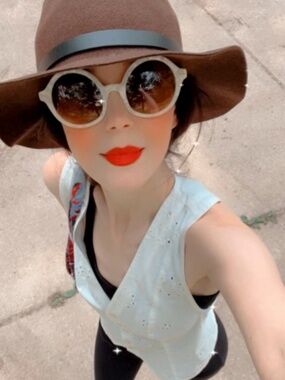 Meet your Posher, Stephanie
